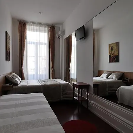 Residencial Portomadrid بيت ضيافة 2*